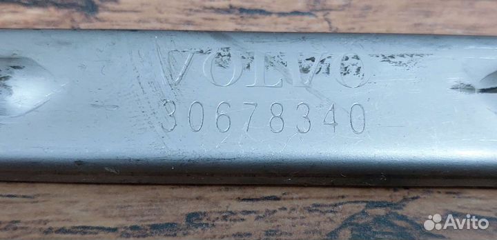 Кронштейн фары Volvo s80, xc70