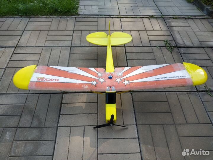 Радиоуправляемая модель самолета №1