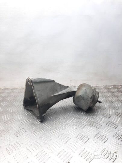 Подушка двигателя Audi A6 седан 1.8 AWT 2002