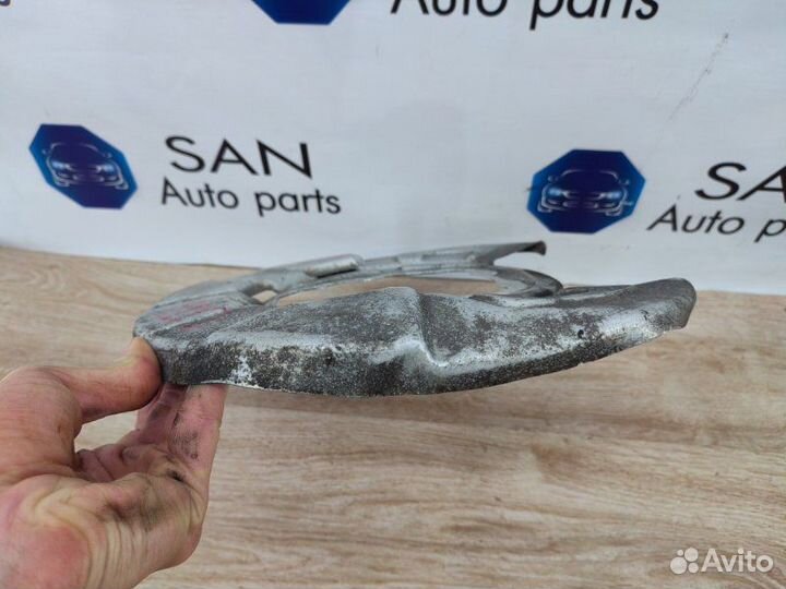 Пыльник тормозного диска Bmw X5 E70 N52B30AF 2009