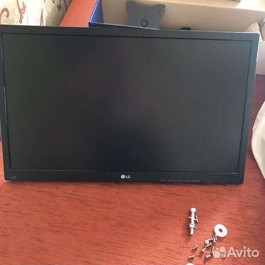 Монитор LG 21,5 TN