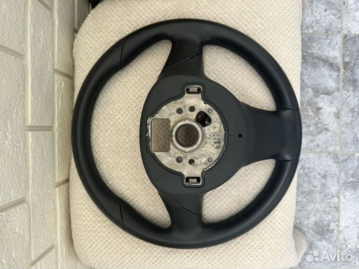 Руль volkswagen touareg NF/FL состояние нового