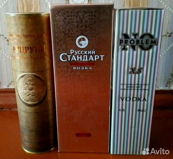 Коробки и тубусы подарочные