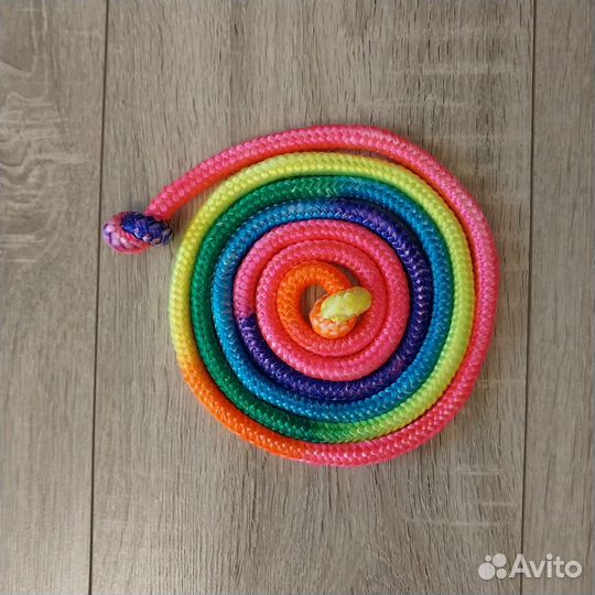 Гимнастическая скакалка