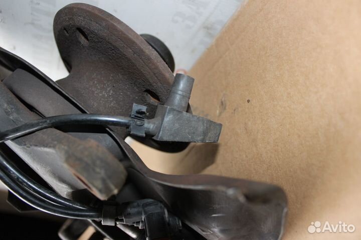 Ступица передняя левая Mercedes E320 W210