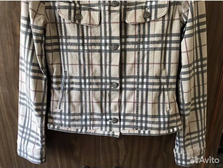 Burberry джинсовая куртка оригинал S