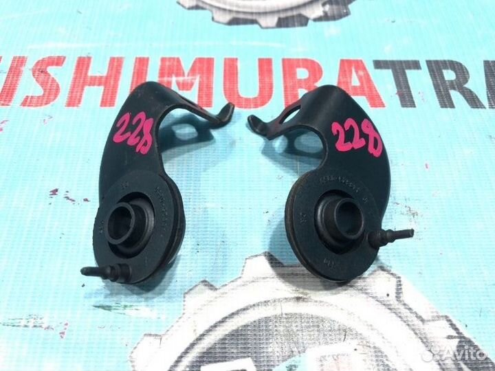 Крепление радиатора кондиционера Toyota Ipsum