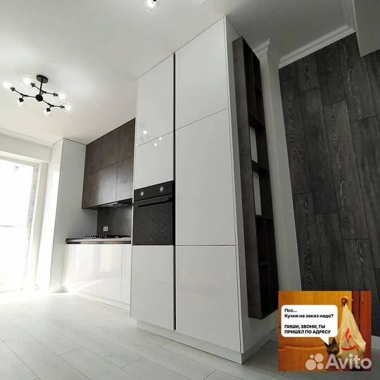 Прямая в потолок кухня на заказ