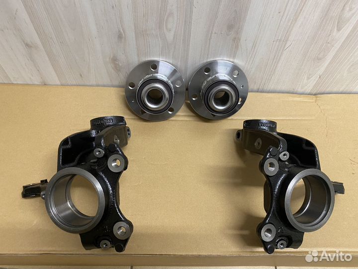 Поворотный кулак левый правый polo rapid