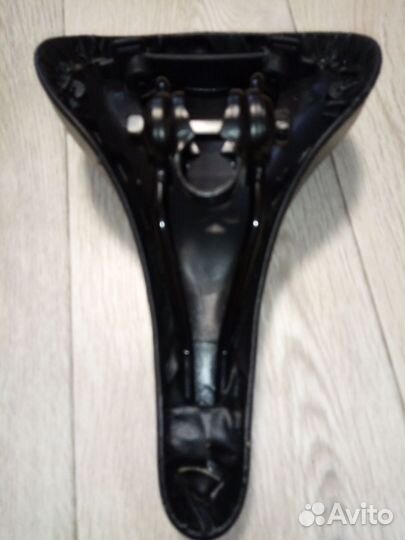 Велосипедное сиденье