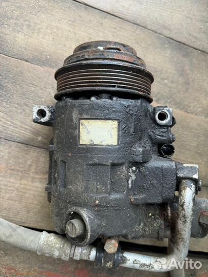 Компрессор кондиционера Mercedes W202 W210 W163