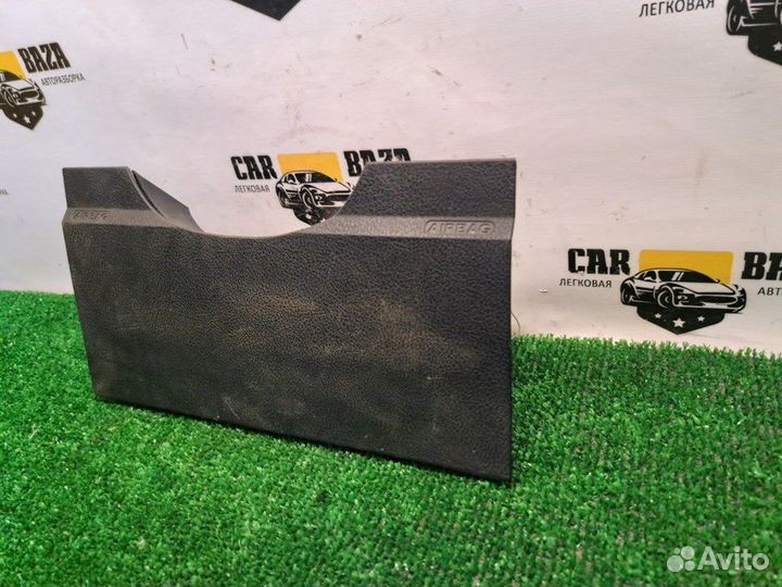 Подушка безопасности нижняя (для колен)