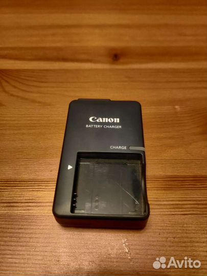 Фотоаппараты, зрядные устройства, кабели