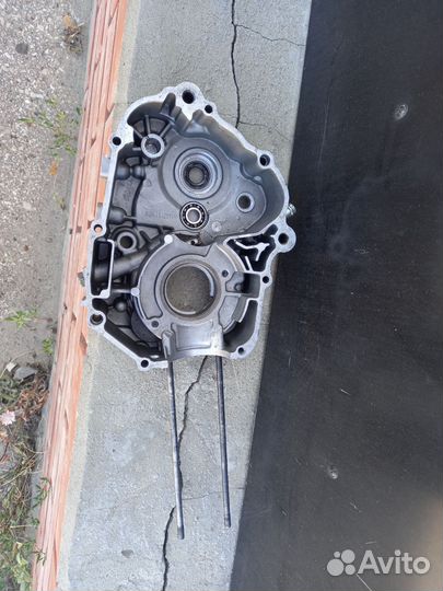 Левая крышка картера