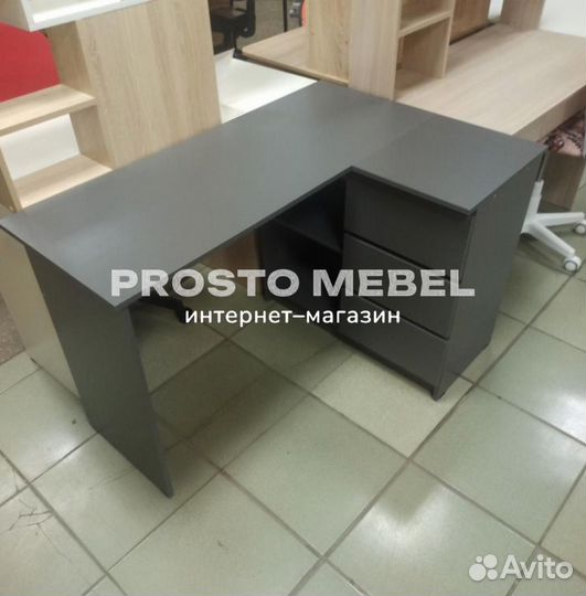 Стол компьютерный