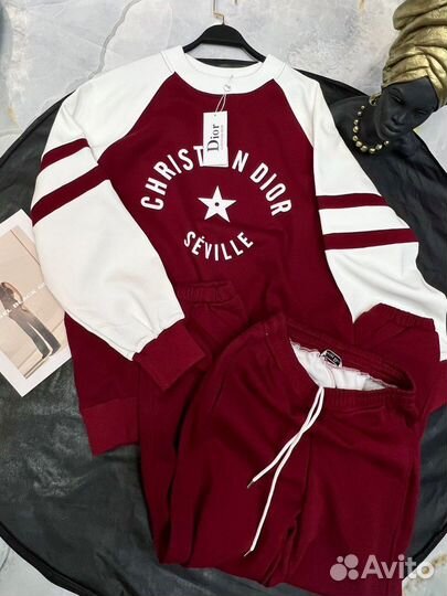 Спортивный костюм