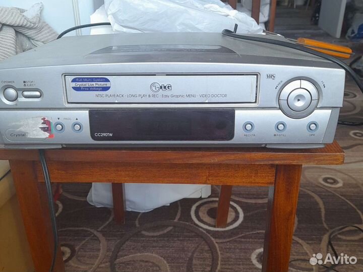 Видеомагнитофон Lg