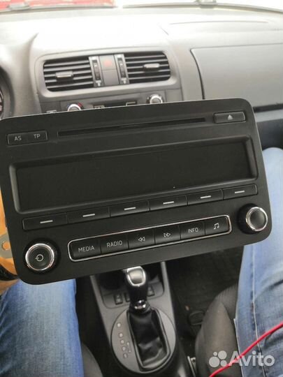 Продам магнитола для skoda fabia2, оригинал delphi
