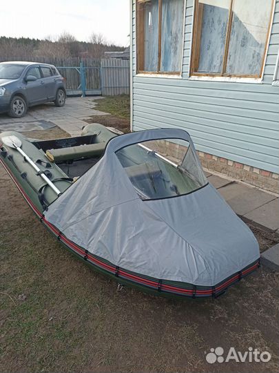 Лодка с мотором