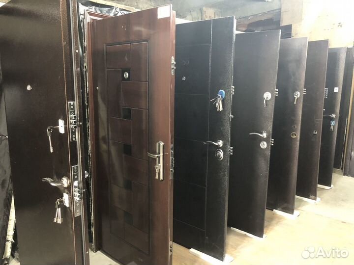 Дверь входная металлическая бу б/у