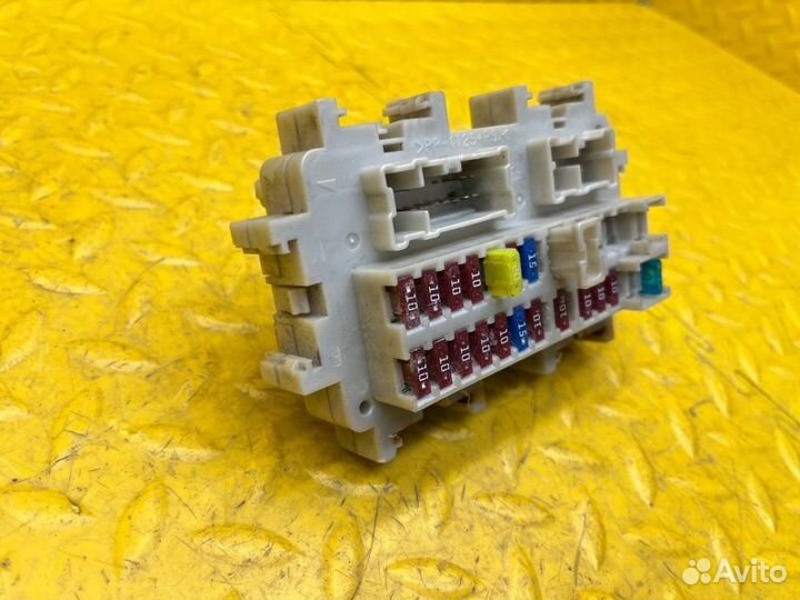 Блок предохранителей Nissan Navara Япония YD25ddti