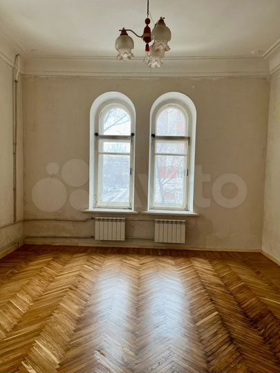 4-к. квартира, 98 м², 2/5 эт.