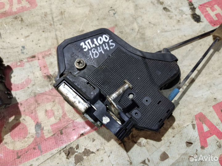 Замок двери toyota avensis т 250