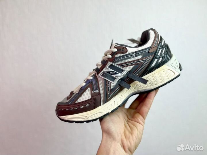 Кроссовки New Balance легкие