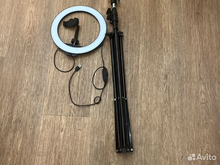 Кольцевая лампа со штативом