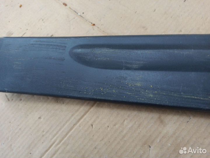 Накладка передней левой двери Kia Sorento 2 XM