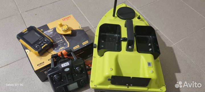 Прикормочный кораблик с gps и эхолотом