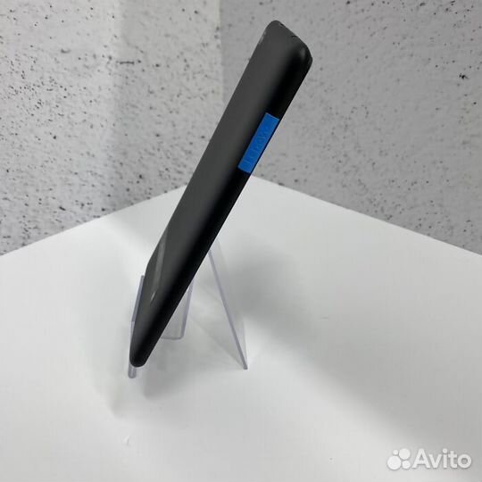 Планшет Lenovo Tab 4 TB-7104i 16Gb 2/16 Черный