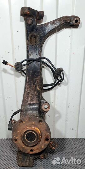 Кулак поворотный левый Audi A6 C5 Allroad Quattro