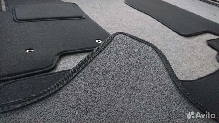 Автоковрики Mitsubishi Pajero 4