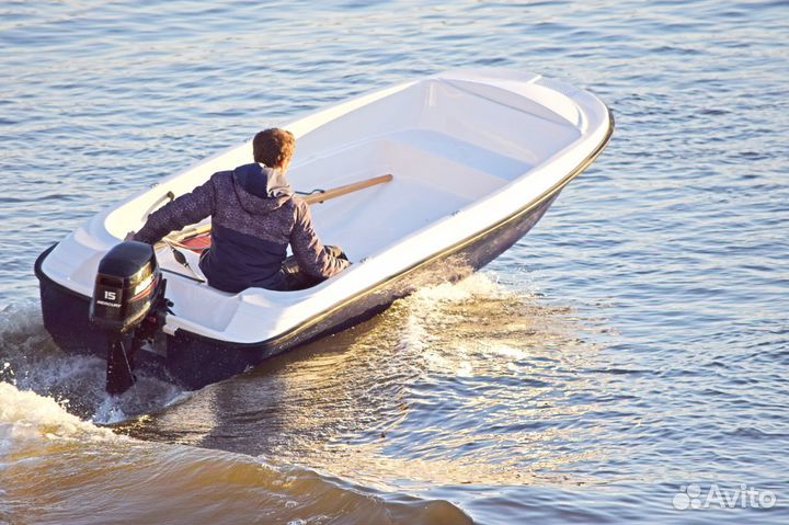 Новая моторная лодка Пингвин (тримаран) в наличии