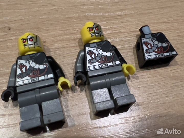 Lego ninjago Сайрус Борг Атака киборгов (70722)