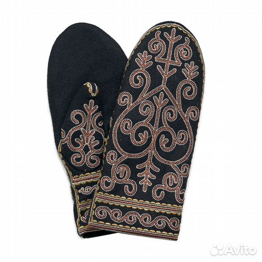 Рукавицы расшитые нитью