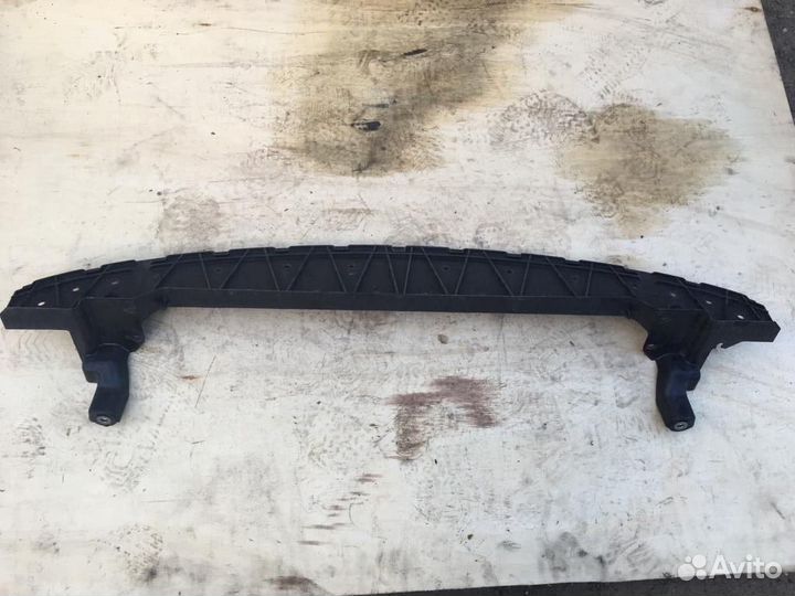 Усилитель переднего бампера нижний VW Jetta 5