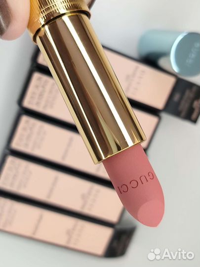 Помада Gucci 208 матовая нюдовая