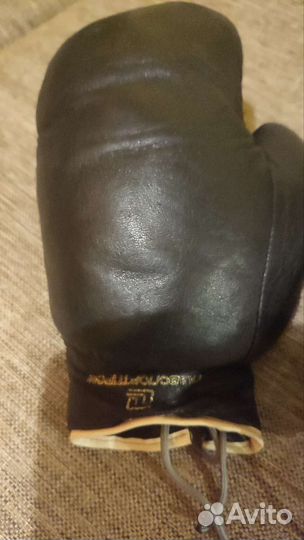 Боксерские перчатки