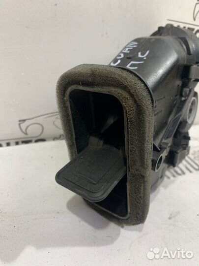 Дефлектор воздуховода правый Volkswagen Tiguan NF