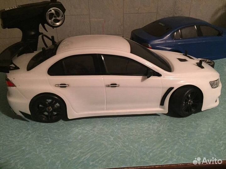 Радиоуправляемая машинка для дрифта