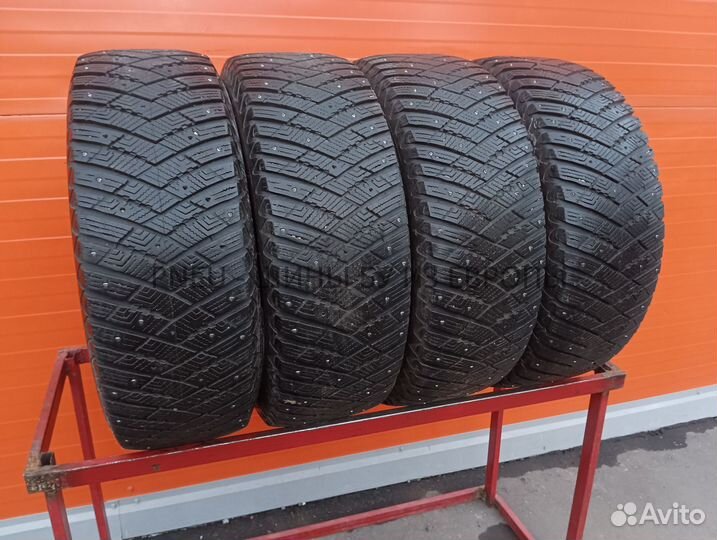 Goodyear UltraGrip Ice Arctic SUV 225/55 R18 99S