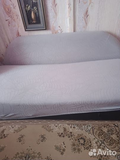 Чехлы на диван