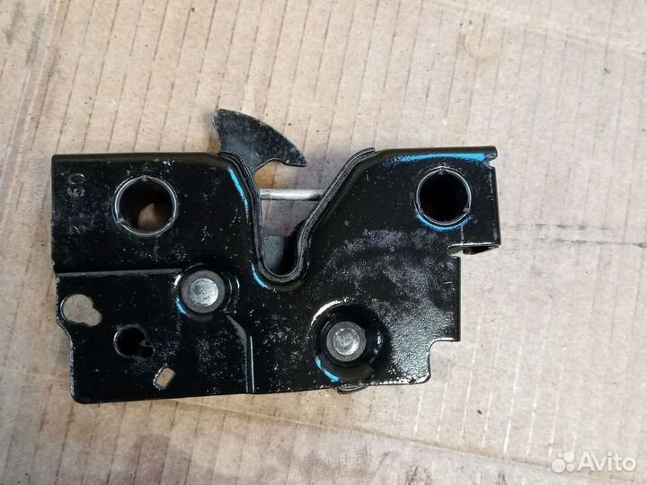 Замок капота Volkswagen Polo 5