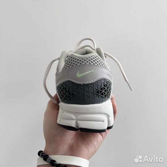 Nike air zoom vomero 5