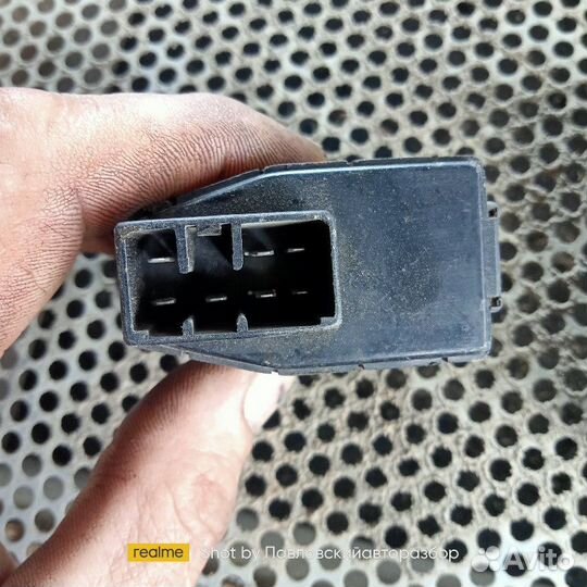 Кнопка стеклоподъемника Hyundai Sonata Y3