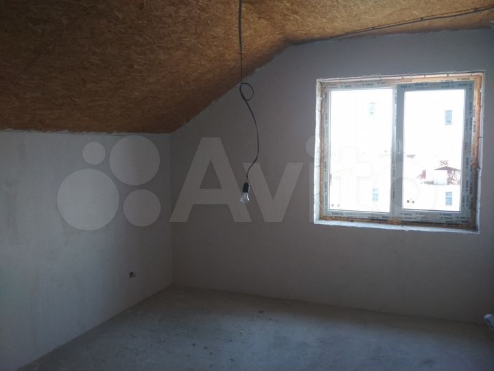 Коттедж 183 м² на участке 14 сот.