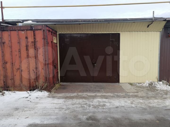 Гараж, > 30 м²