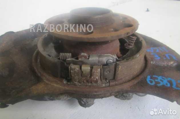 Кулак задний правый A2113508408